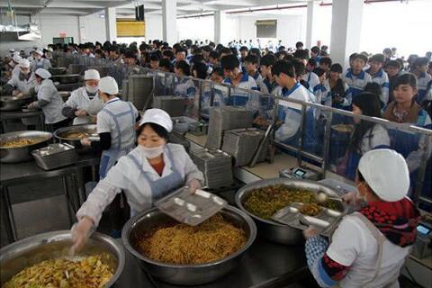 學校食堂承包這個近乎被壟斷的賺錢生意，如今卻“開不下去”？